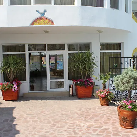 Hotel Laguna 2*